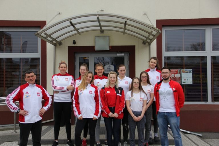 Zgrupowanie kanadyjkarek na Narwii